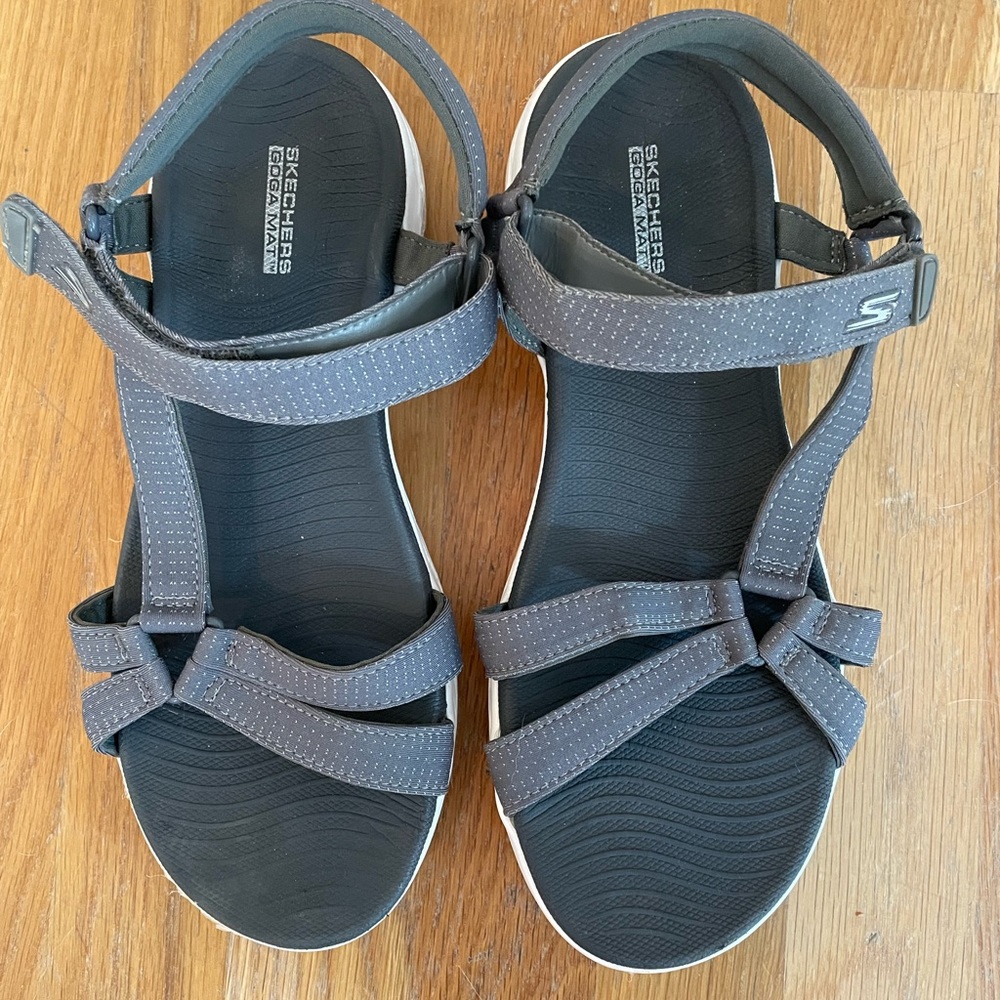 Sketchers Sandals/Chacos Style Size 9